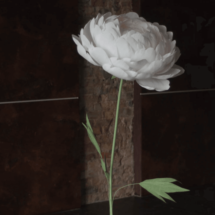 Standing Paper Flower – One Paper Flower on the metal base