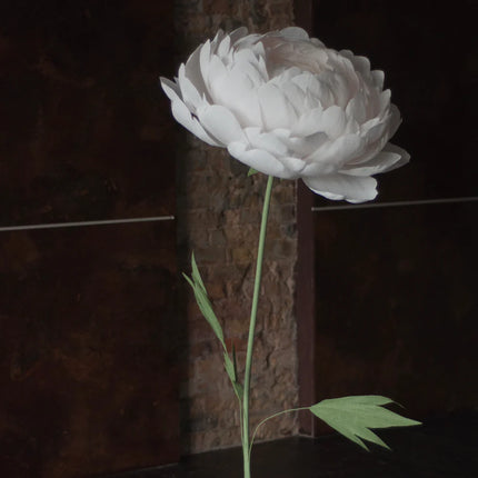 Standing Paper Flower – One Paper Flower on the metal base
