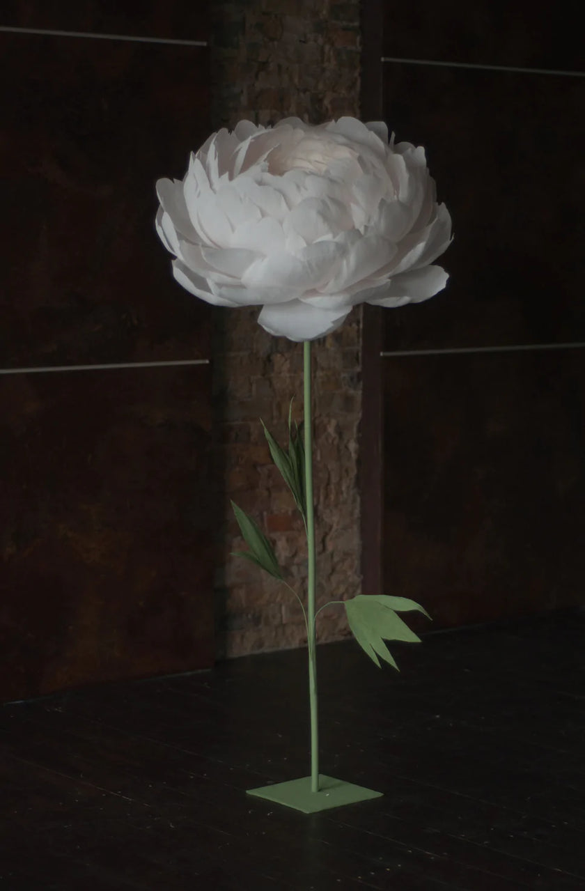 Standing Paper Flower – One Paper Flower on the metal base